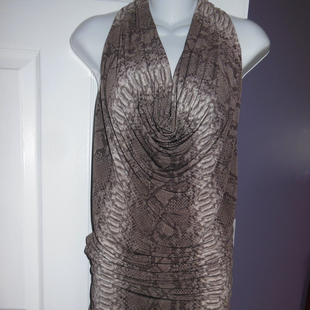 MICHAEL KORS DRESS. SIZE MED. LIKE NEW. HIDDEN SIDE ZIPPER.